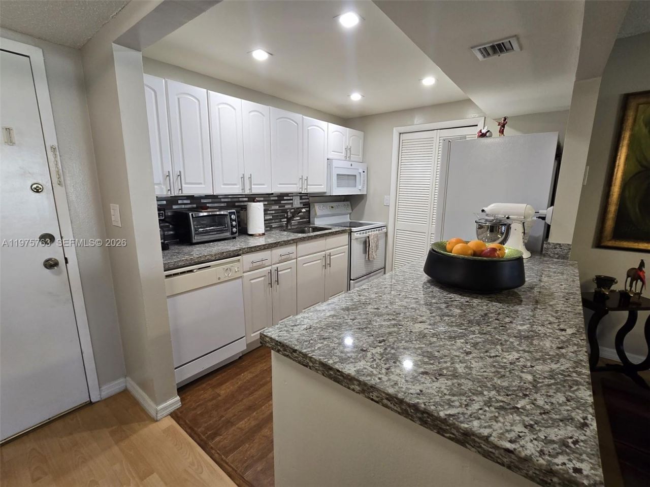 140 Lakeview Dr , Unit 111, Weston, FL 33326 Photo