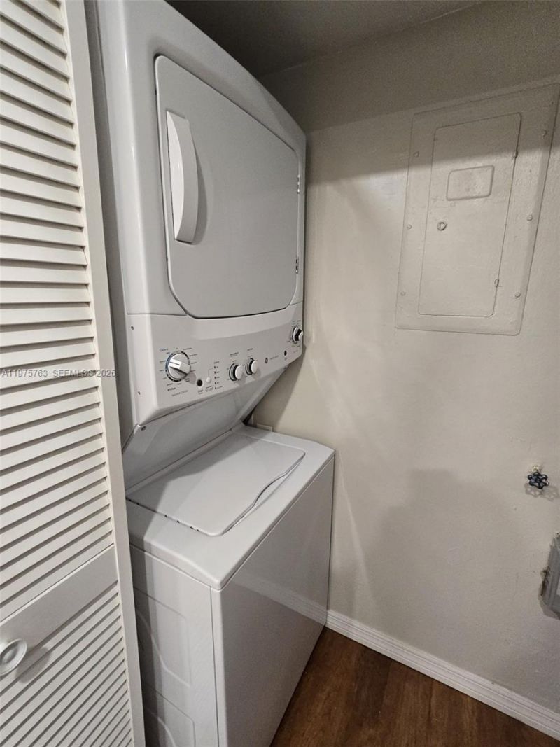 140 Lakeview Dr, Unit 111, Weston, FL 33326 Photo
