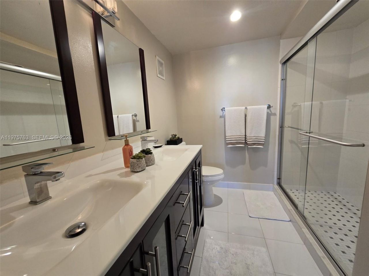 140 Lakeview Dr , Unit 111, Weston, FL 33326 Photo