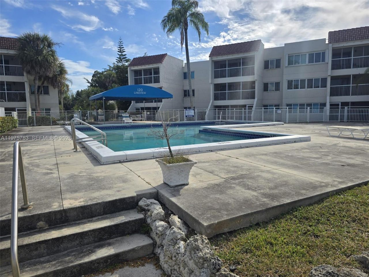 140 Lakeview Dr , Unit 111, Weston, FL 33326 Photo