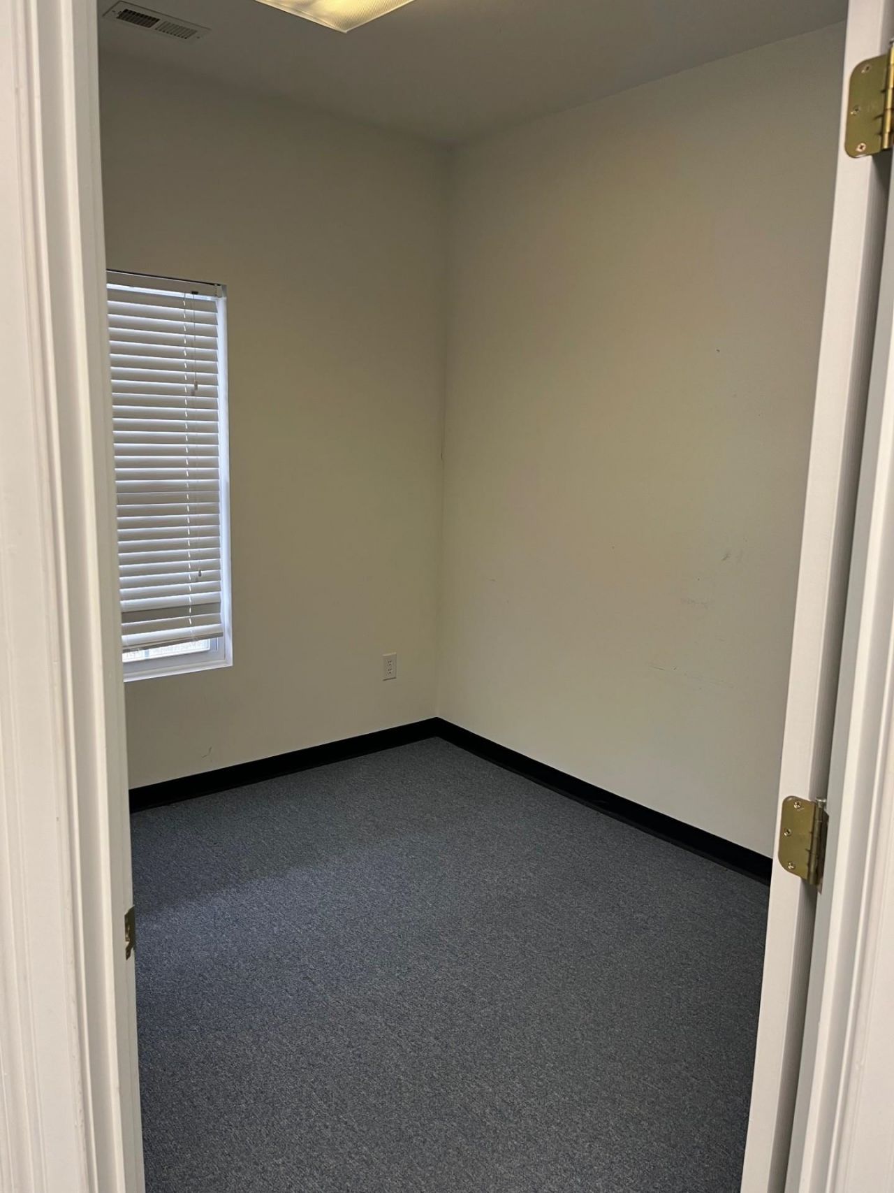 263 Commerce Dr. Photo 4