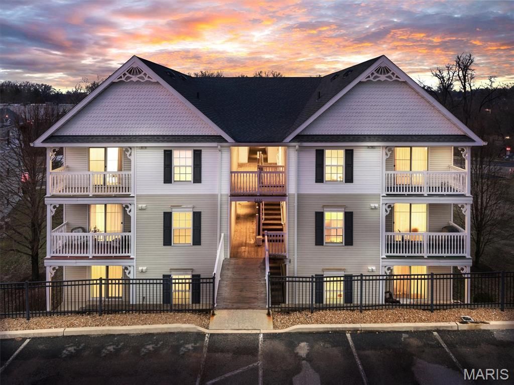 2460 Lampong Drive, Unit 100C, Saint Louis, MO 63125 Main Photo