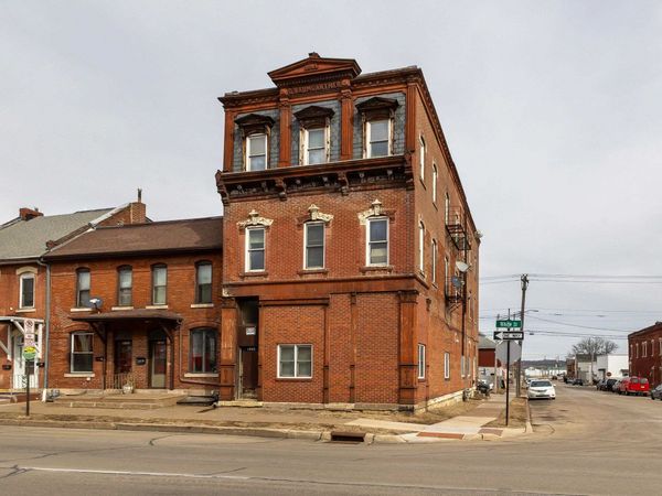 1902 White Street, Dubuque, IA 52001