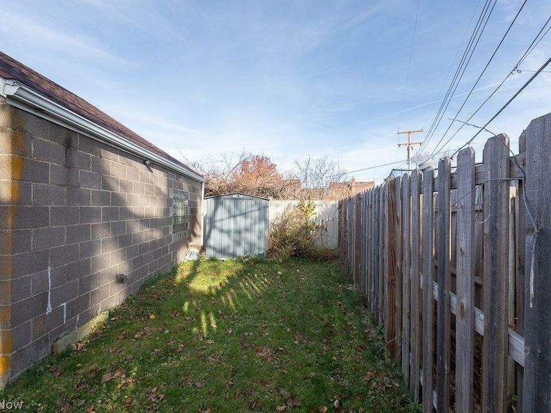 6365 Doncaster Avenue, Parma, OH 44129 Photo 29