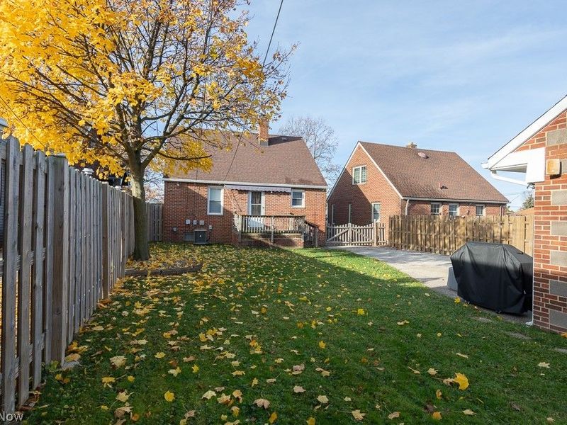 6365 Doncaster Avenue, Parma, OH 44129 Photo 30