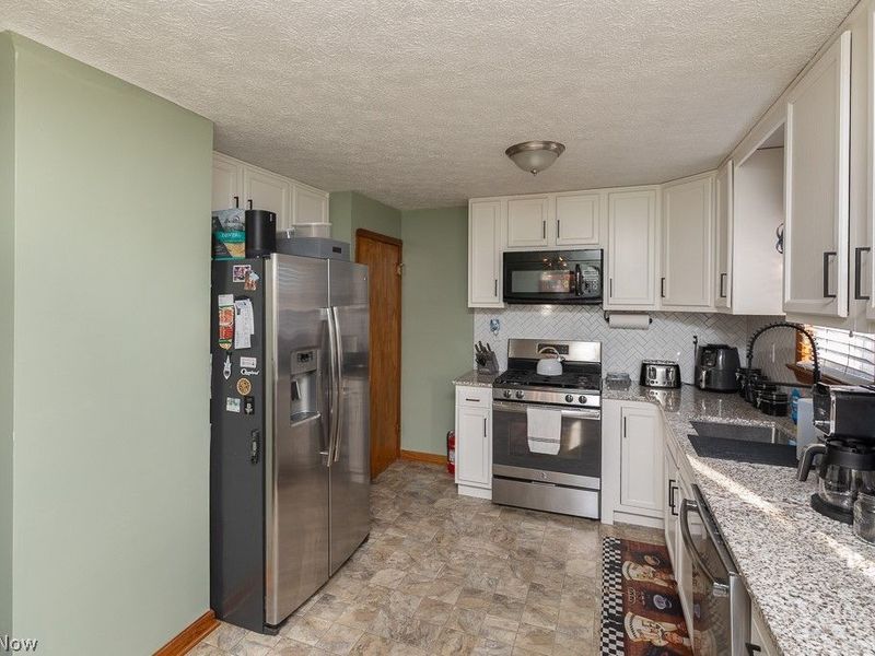 6365 Doncaster Avenue, Parma, OH 44129 Photo 6