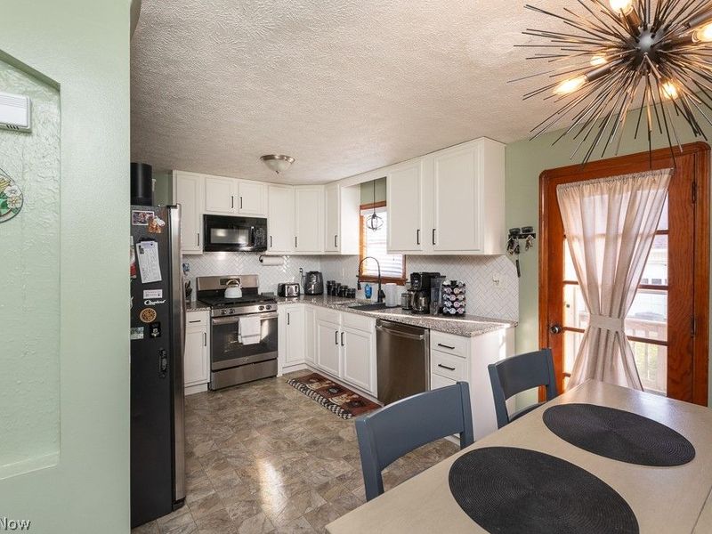 6365 Doncaster Avenue, Parma, OH 44129 Photo 7