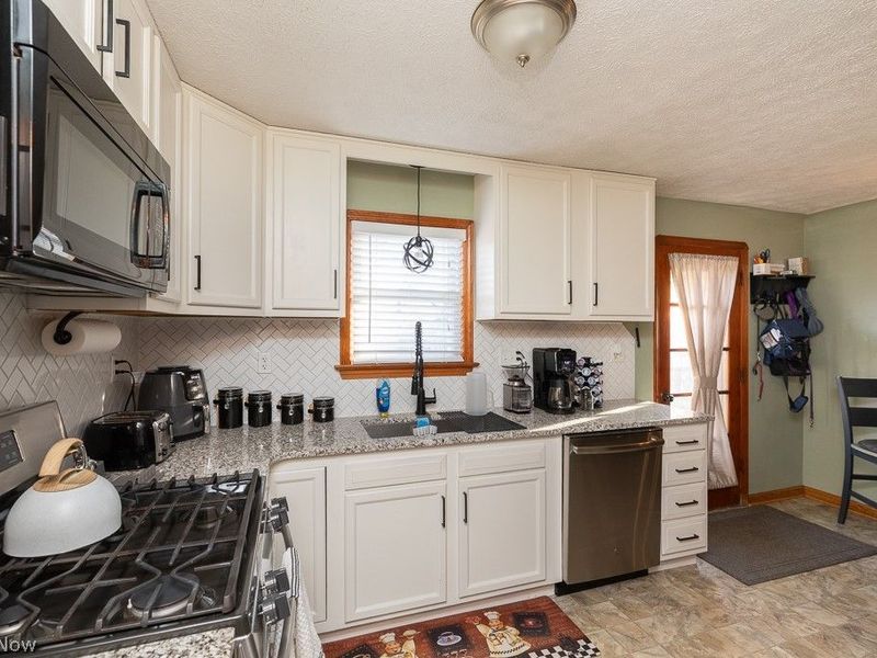 6365 Doncaster Avenue, Parma, OH 44129 Photo 8