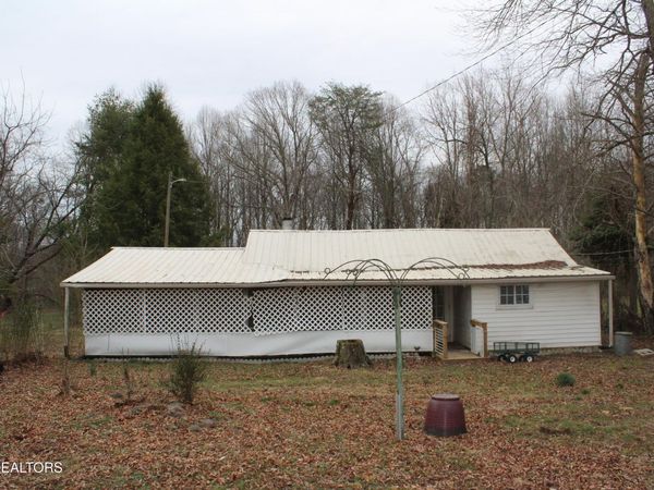 921 McGhee Rd, Jamestown, TN 38556