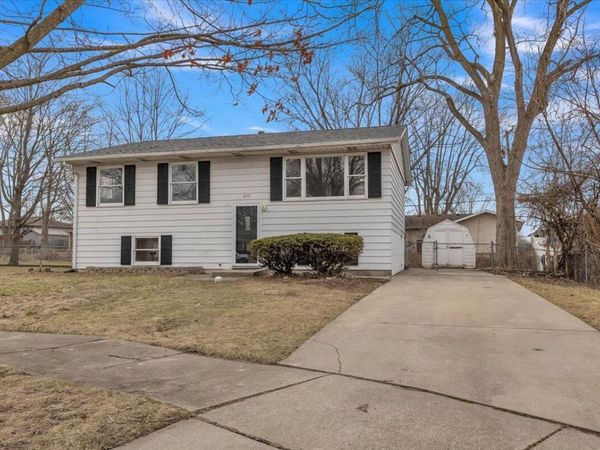 215 Glencove Drive, Michigan City, IN 46360