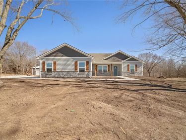 1108 OO Highway, Odessa, MO 64076