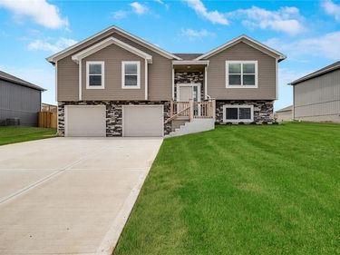 604 Wild Lupine Lane, Raymore, MO 64083