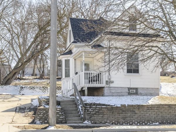 821 E Main STREET, Waukesha, WI 53186