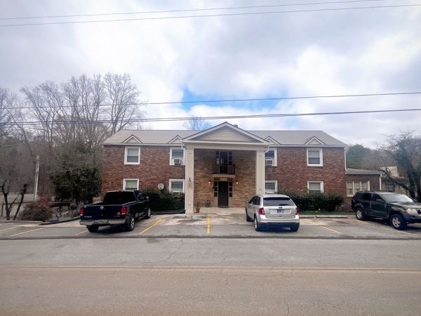 212 Westwood Dr , McMinnville, TN 37110