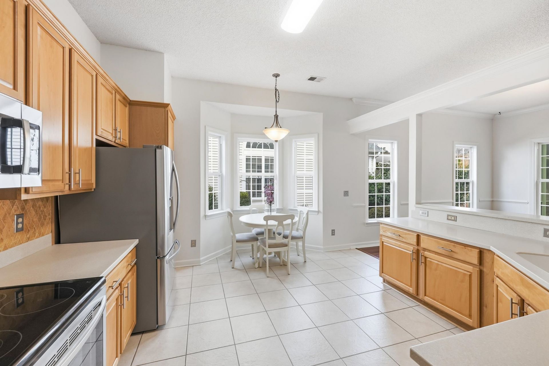 6439 Longwood Dr. Photo 10