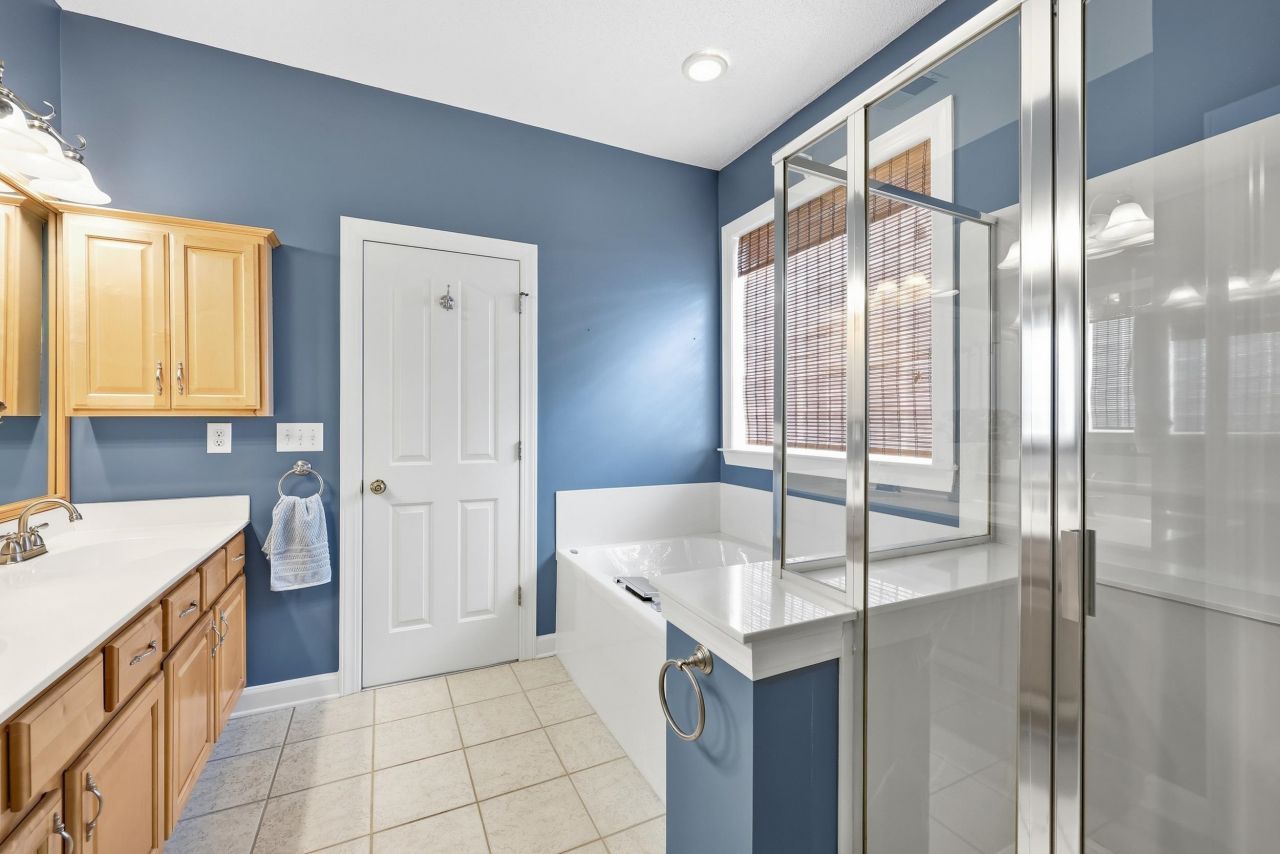 6439 Longwood Dr.  Photo 12