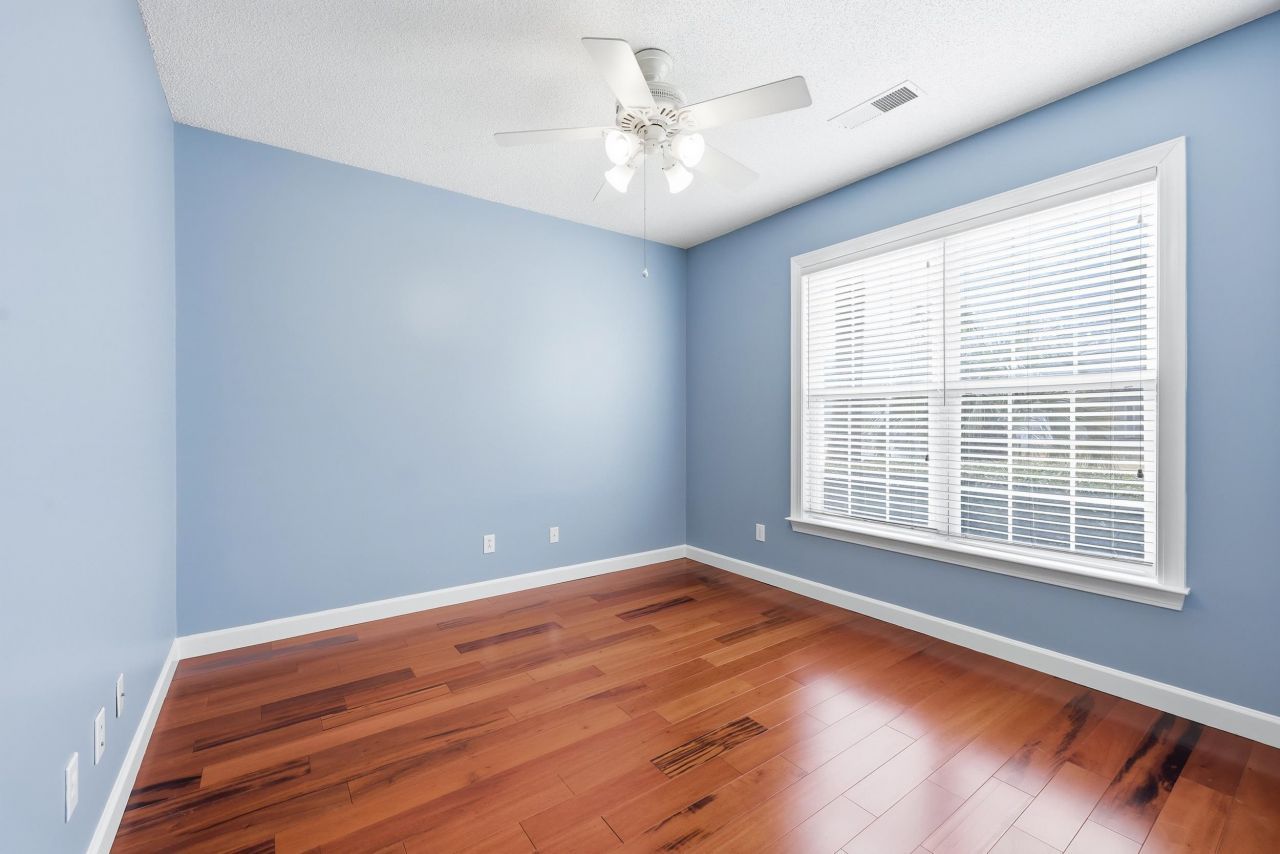 6439 Longwood Dr.  Photo 17