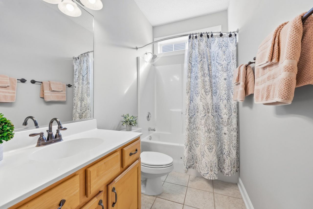 6439 Longwood Dr.  Photo 19