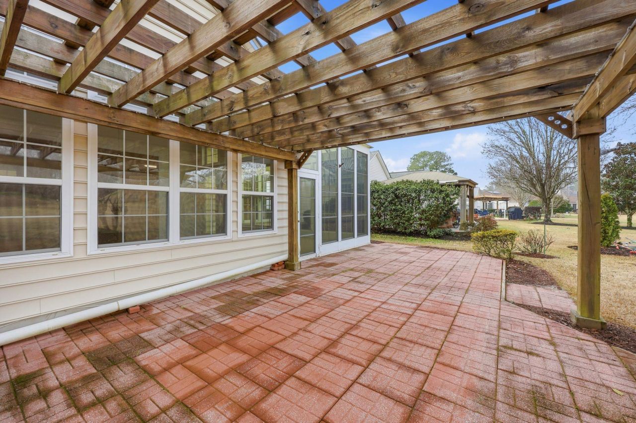 6439 Longwood Dr.  Photo 26