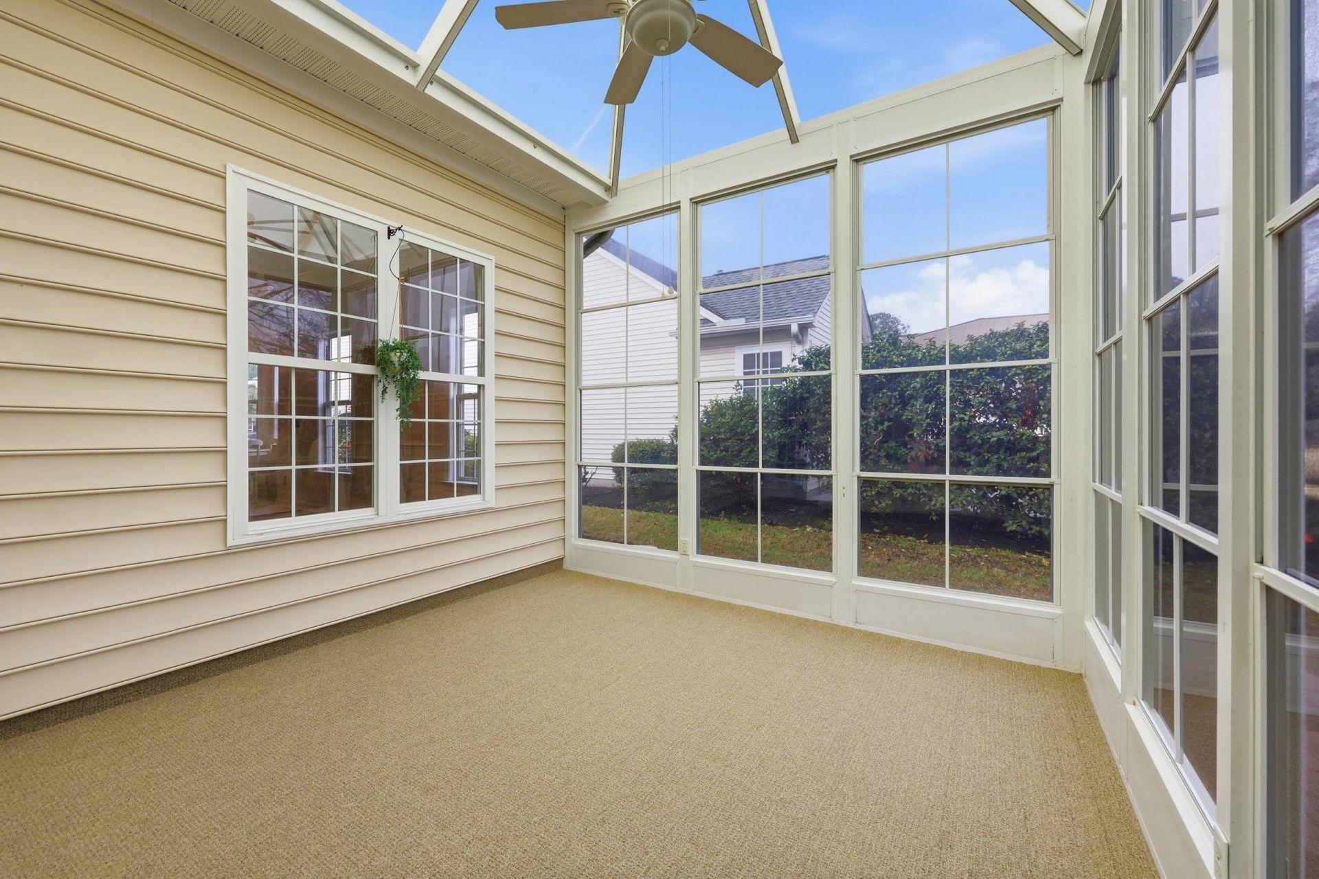 6439 Longwood Dr. Photo 29