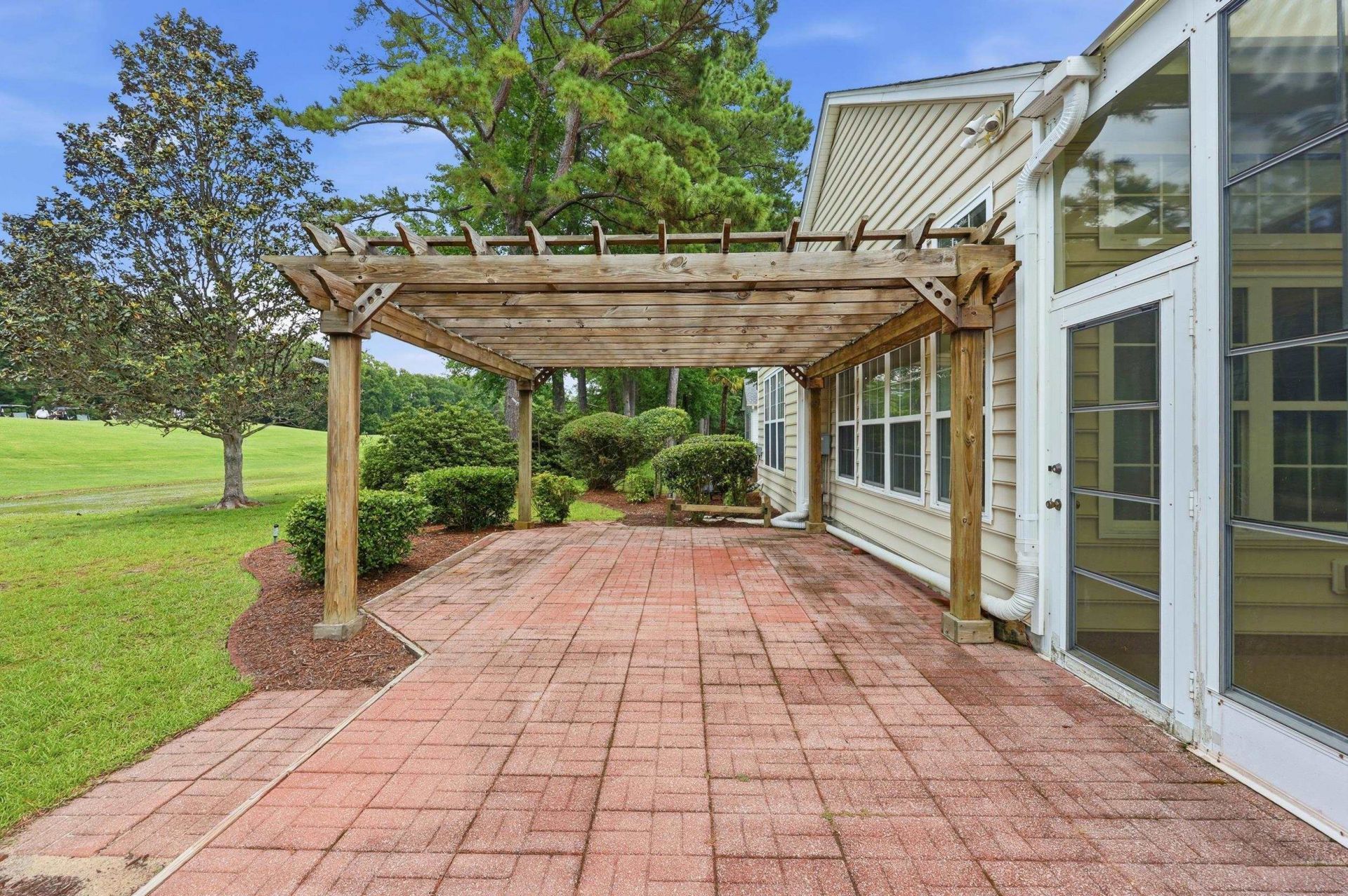 6439 Longwood Dr. Photo 30