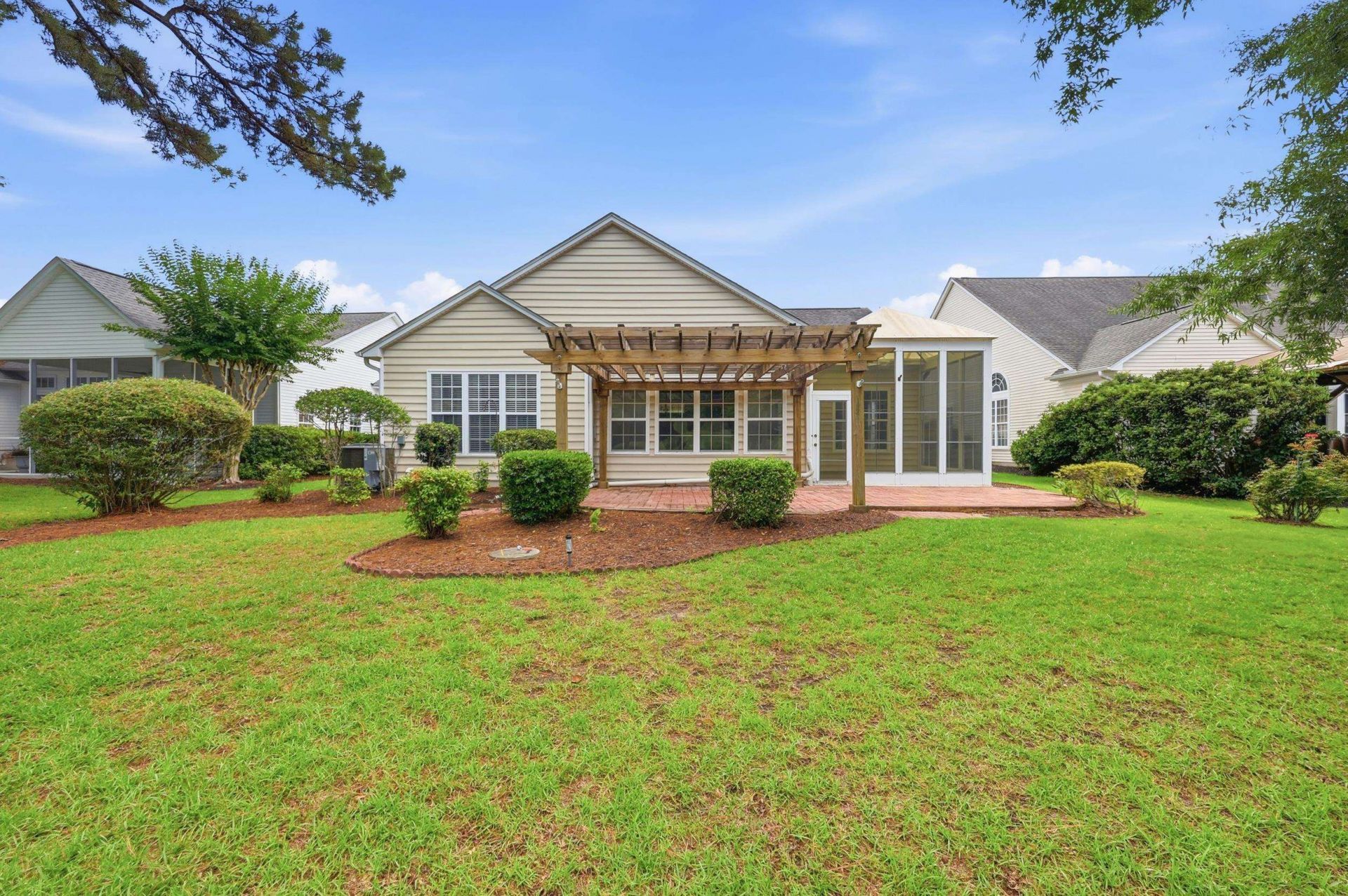 6439 Longwood Dr. Photo 31