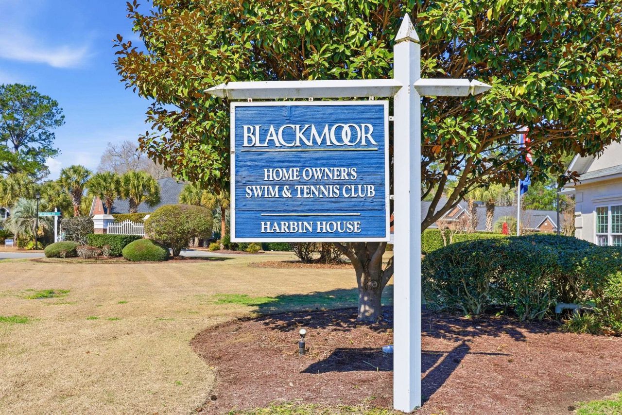 6439 Longwood Dr.  Photo 32