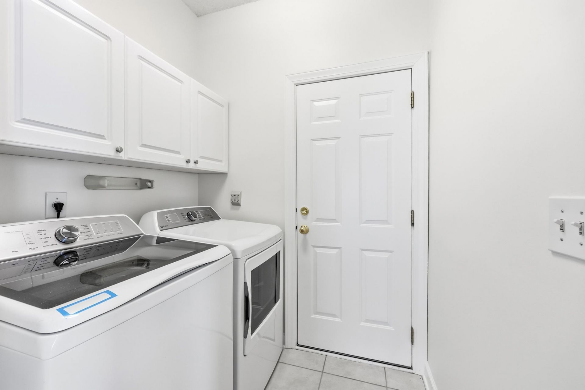 6439 Longwood Dr. Photo 35