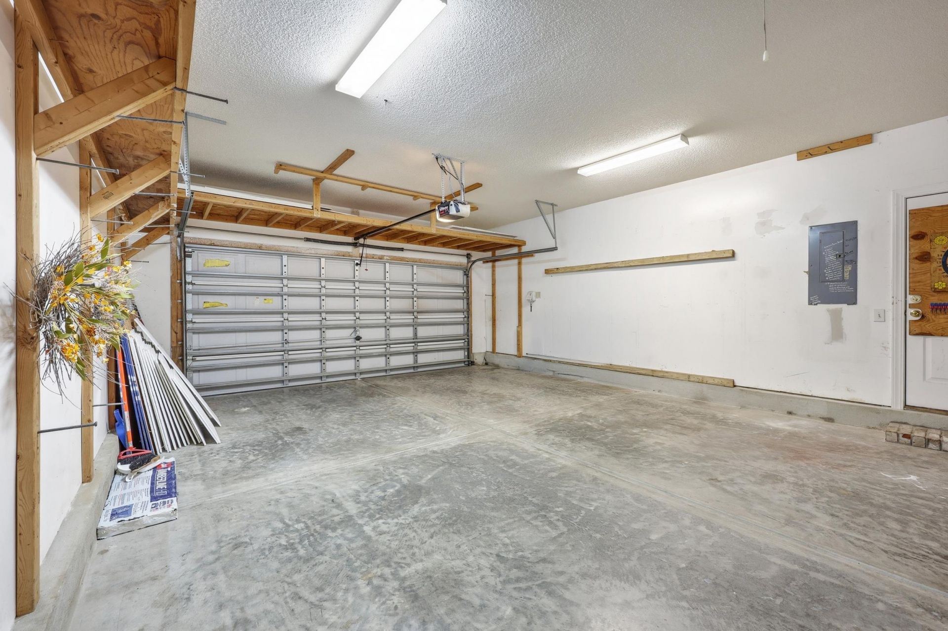 6439 Longwood Dr. Photo 38