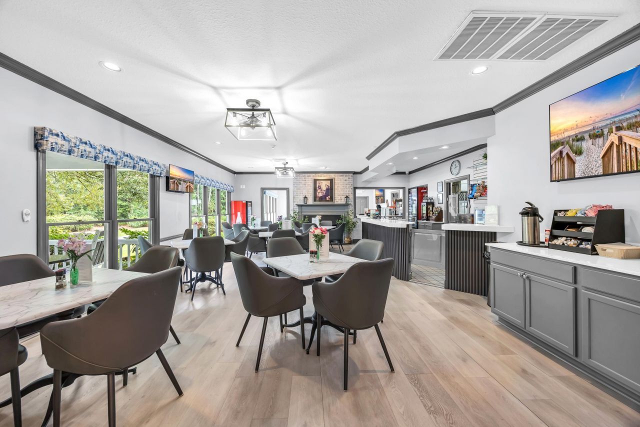 6439 Longwood Dr.  Photo 42