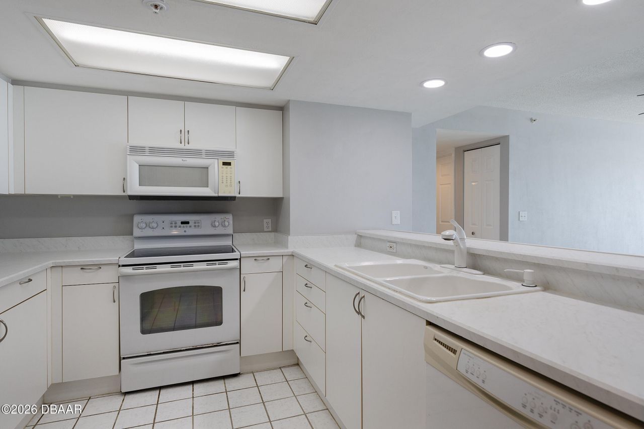 2967 S Atlantic Avenue, Unit 406, Daytona Beach Shores, FL 32118 Photo