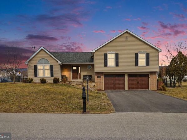 202 BARLEY FIELD CIRCLE, CARLISLE, PA 17015