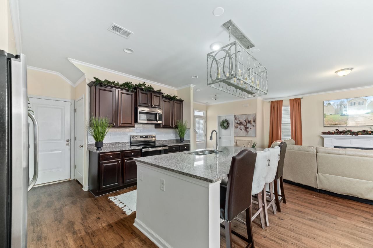 169 Stoney Creek Way Photo 4