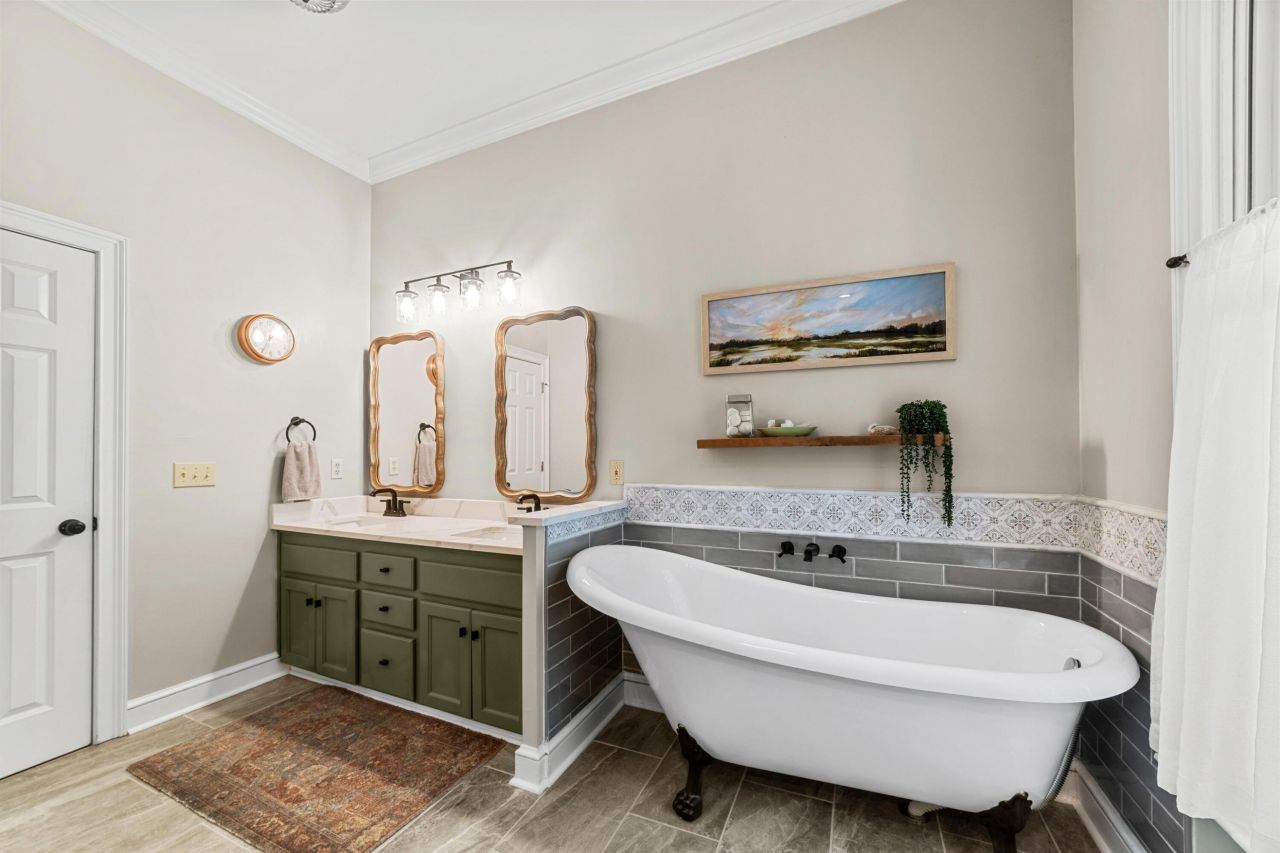 1599 Lee Boulevard Photo 21