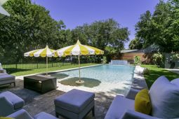 2262 Ion Avenue photo 4