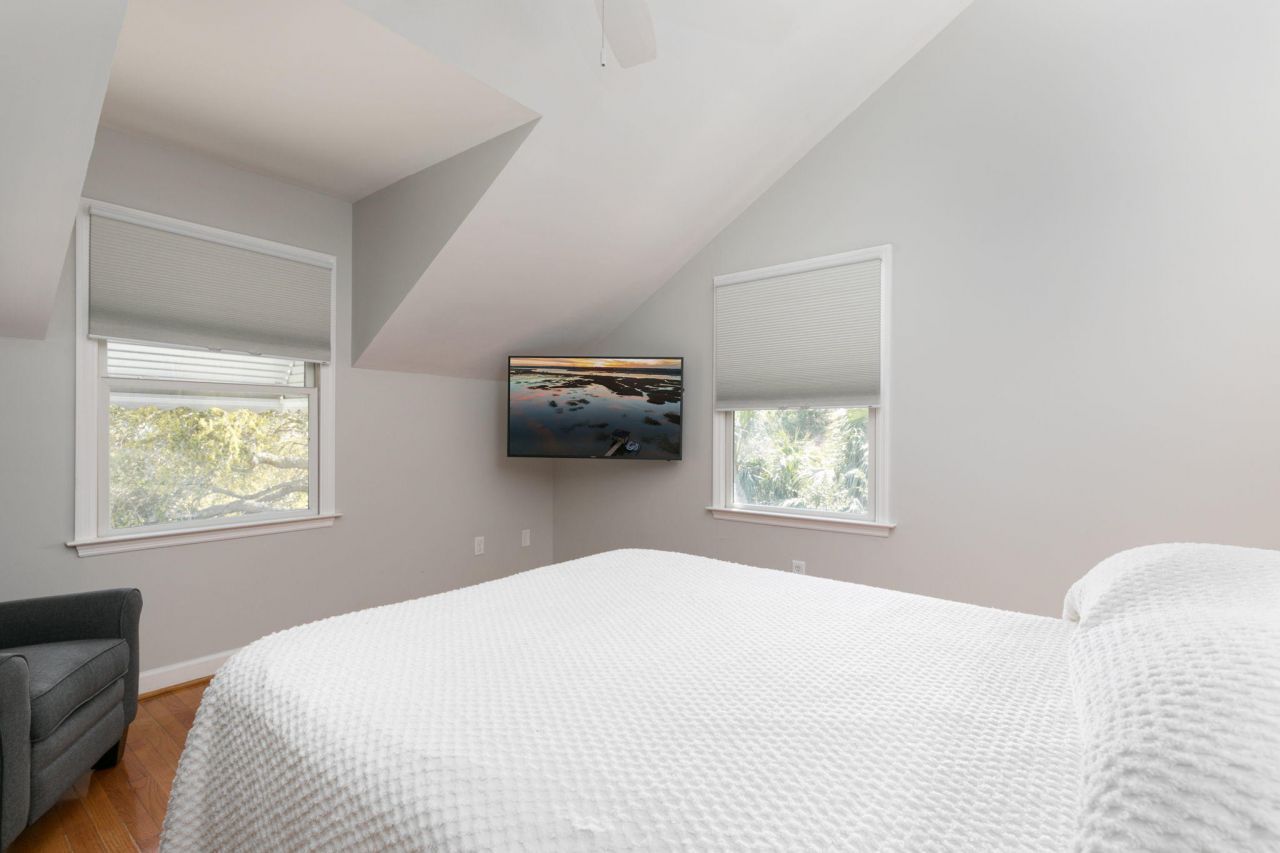 2262 Ion Avenue Photo 26