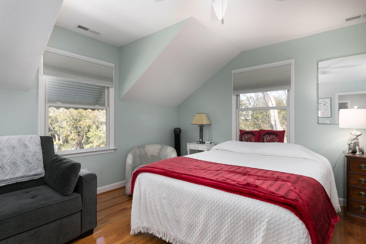 2262 Ion Avenue Photo 32