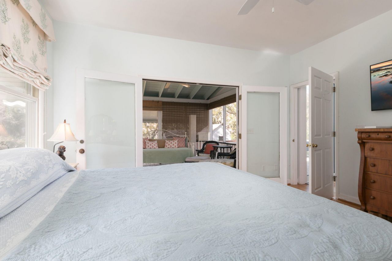 2262 Ion Avenue Photo 38