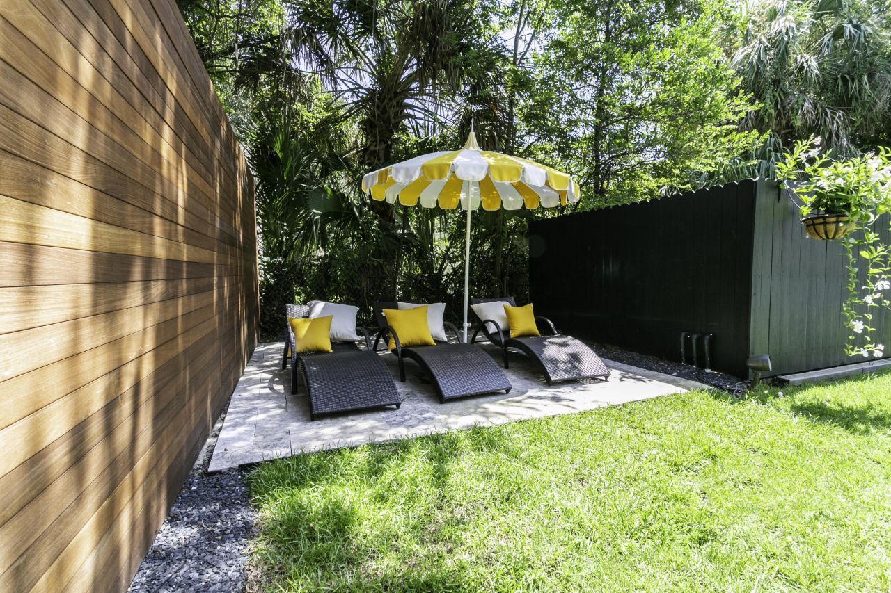 2262 Ion Avenue Photo 6