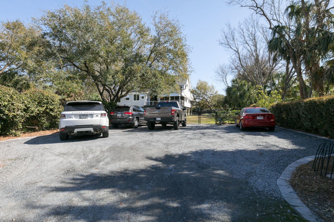 2262 Ion Avenue Photo 9