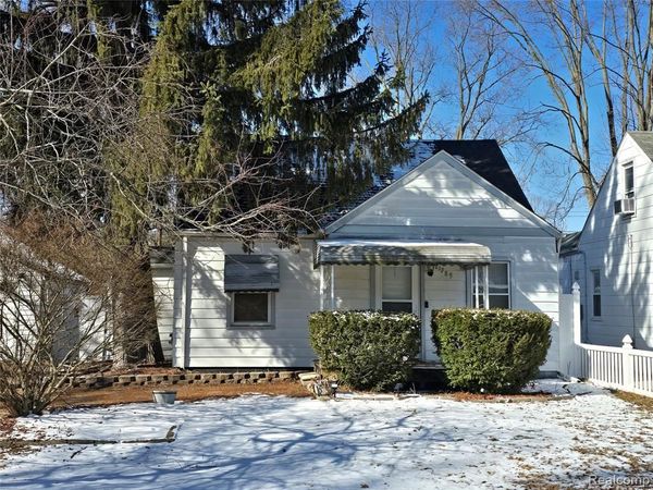 21785 Negaunee Street, Southfield, MI 48033