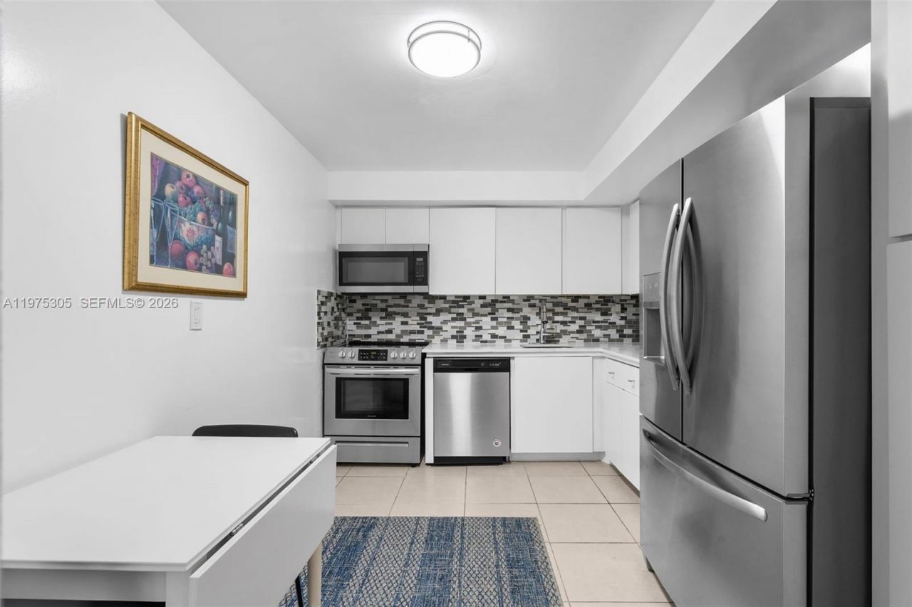 1000 Parkview Dr, Unit 1001, Hallandale Beach, FL 33009 Photo