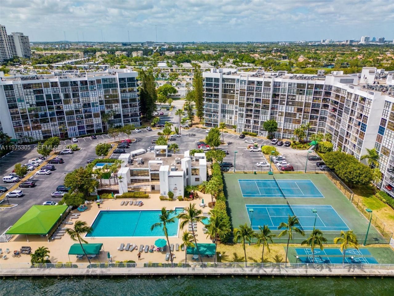 1000 Parkview Dr, Unit 1001, Hallandale Beach, FL 33009 Photo