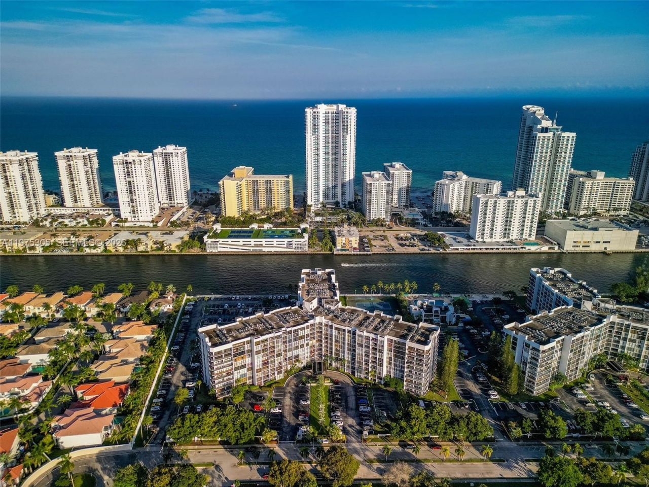 1000 Parkview Dr, Unit 1001, Hallandale Beach, FL 33009 Photo