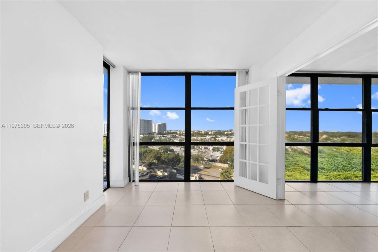 1000 Parkview Dr, Unit 1001, Hallandale Beach, FL 33009 Photo