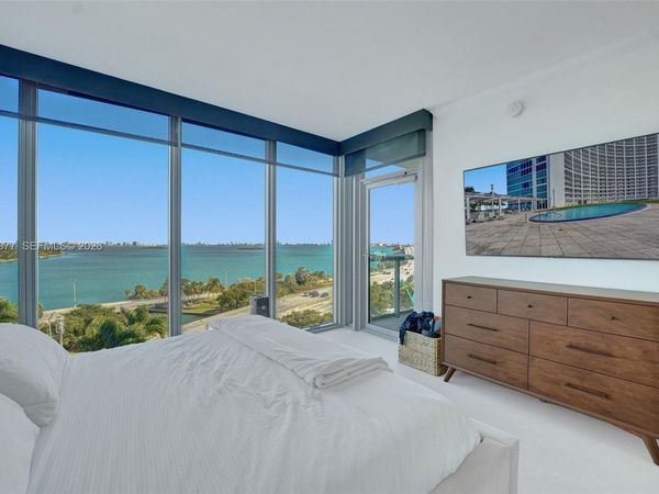 601 NE 36th St , Unit 811, Miami, FL 33137