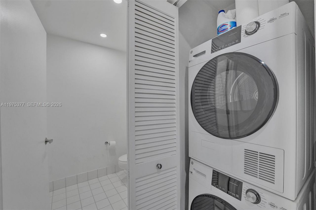 601 NE 36th St , Unit 811, Miami, FL 33137 Photo