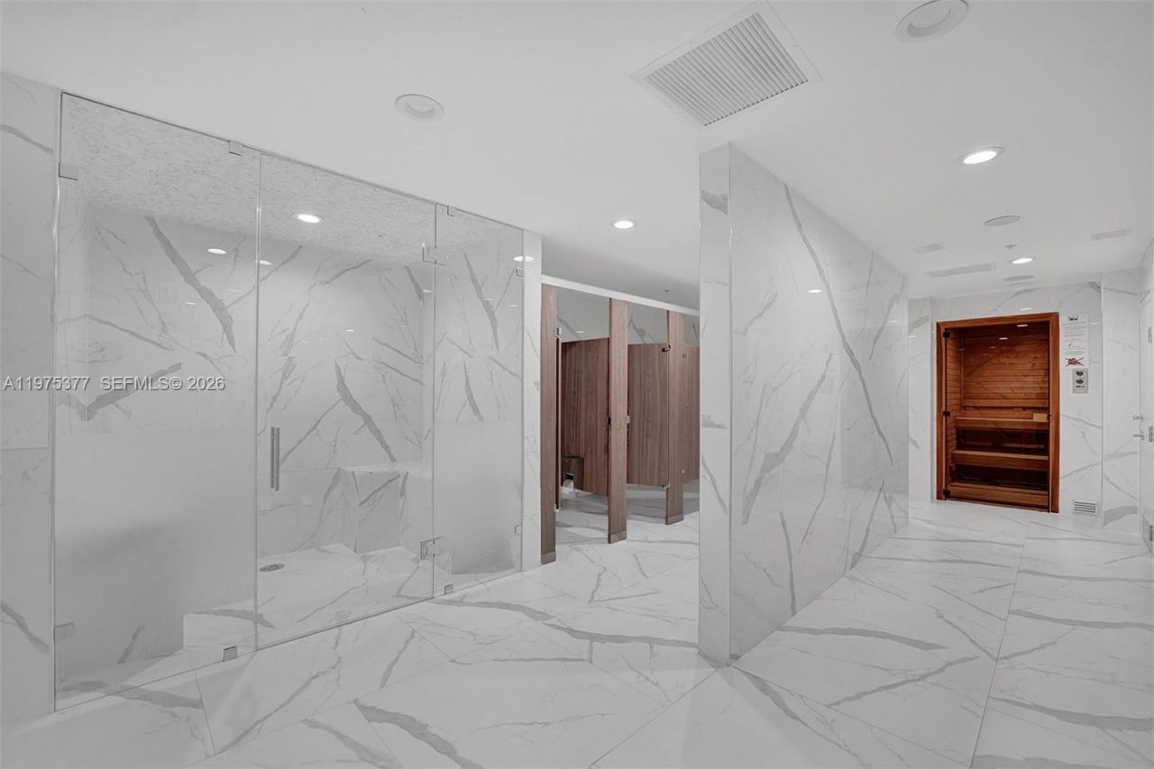 601 NE 36th St , Unit 811, Miami, FL 33137 Photo