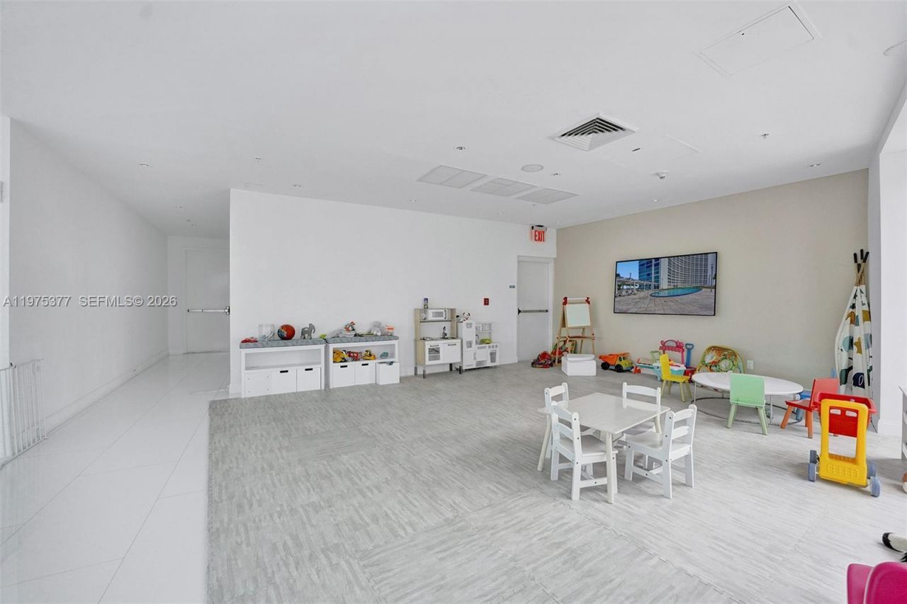 601 NE 36th St , Unit 811, Miami, FL 33137 Photo