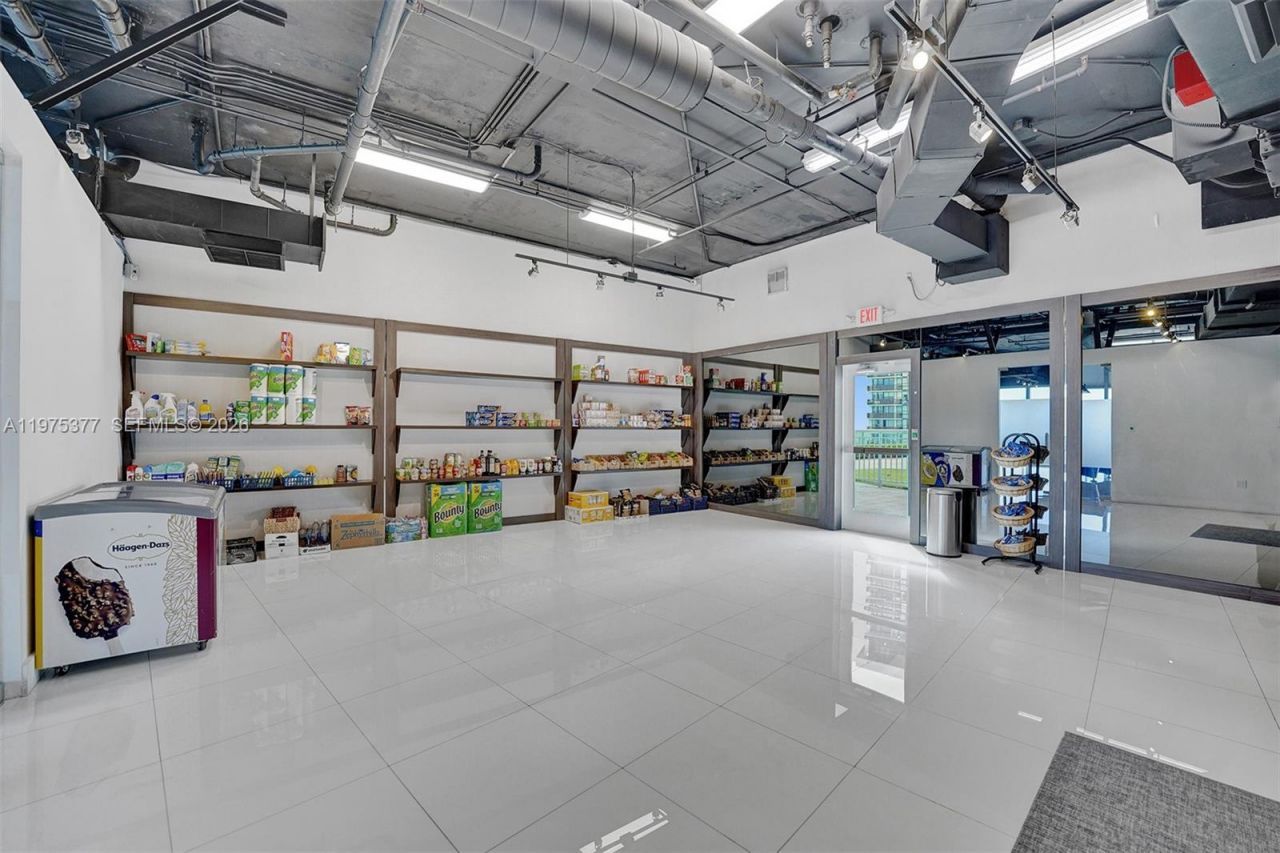 601 NE 36th St , Unit 811, Miami, FL 33137 Photo